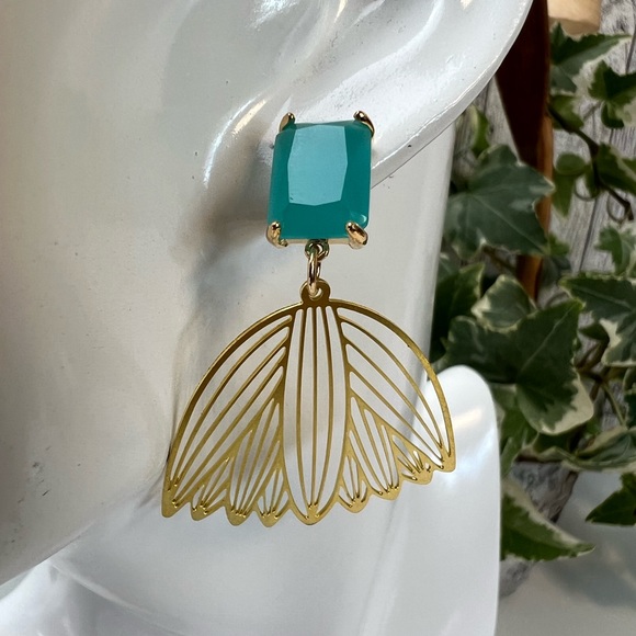 Delicate Flirty Floral Brass Earrings - Elegant Delicate Boho Chic Earrings - Picture 14 of 15